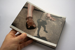 Today I'd like to guide you trough the process of making a bespoke accordion portfolio book, using standard 4x6 inch prints.