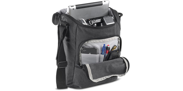 © Wex Photo Video National-Geographic-Walkabout-Slim-Shoulder-Bag.jpg