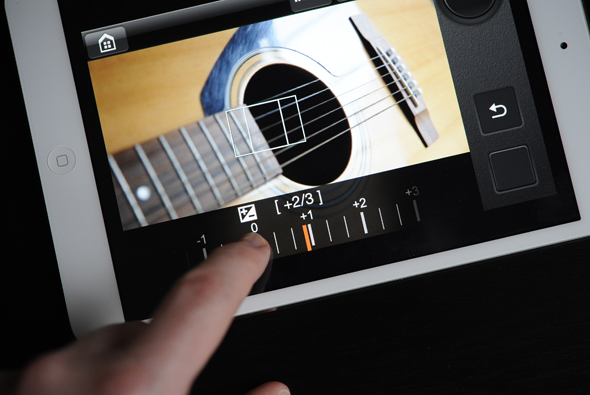 © Wex Photo Video Canon-EOS-6D-WiFi-Touch-control.jpg