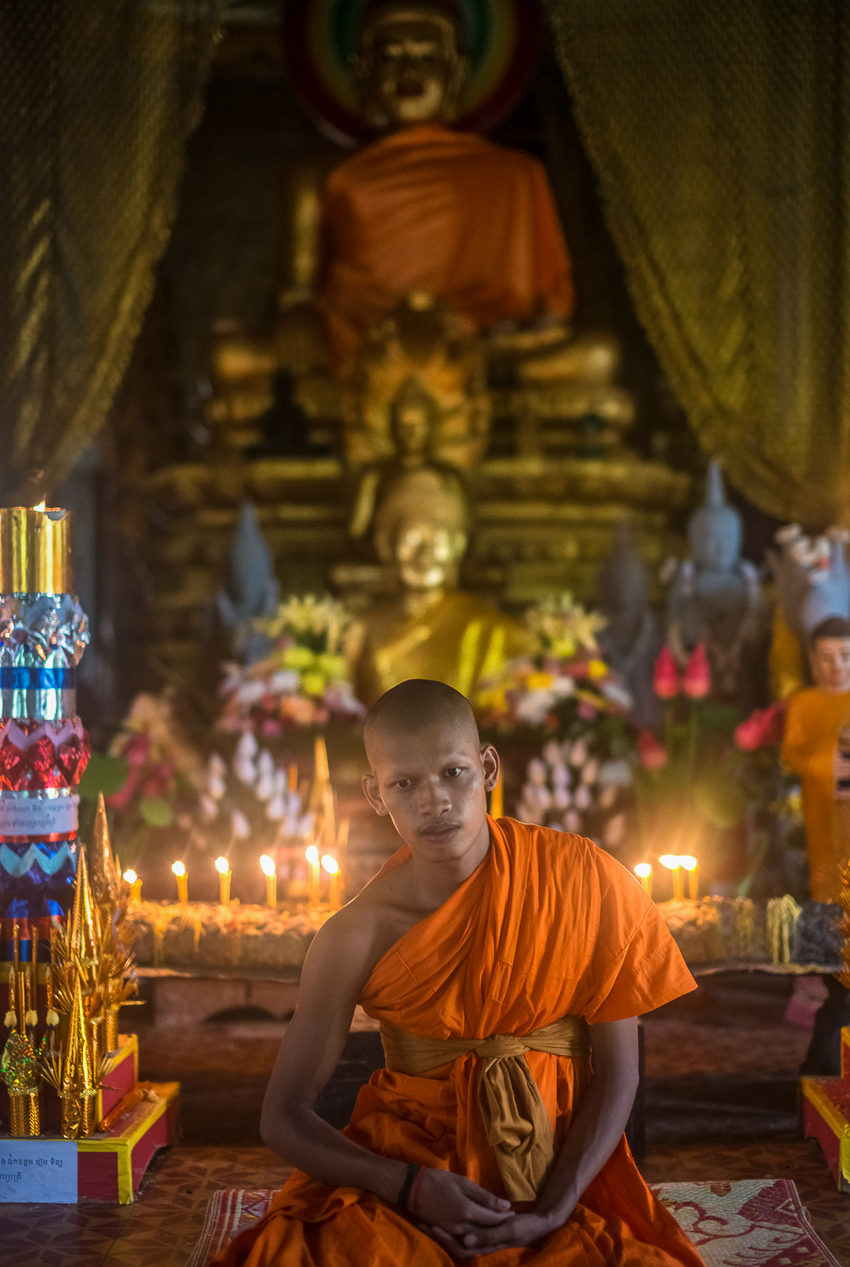 © Wex Photo Video 10-great-tips-for-travel-photography-Angkor-monk.jpg