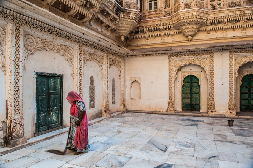 © Wex Photo Video 10-great-tips-for-travel-photography-Compose-cleanly.jpg