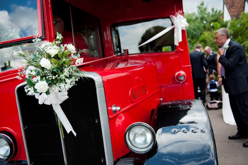 How to Take Better Wedding Photos as a Guest How to Take Better Wedding Photos as a Guest