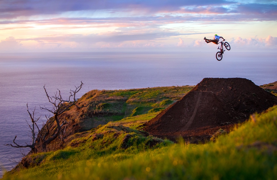 Beginner's Guide to Filming Action Sports: Mountain Biking Beginner's Guide to Filming Action Sports: Mountain Biking