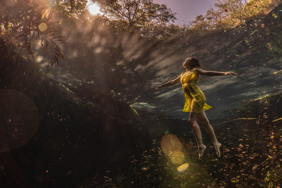 Beneath the waves | An interview with underwater portrait artist Lexi Laine Beneath the waves | An interview with underwater portrait artist Lexi Laine