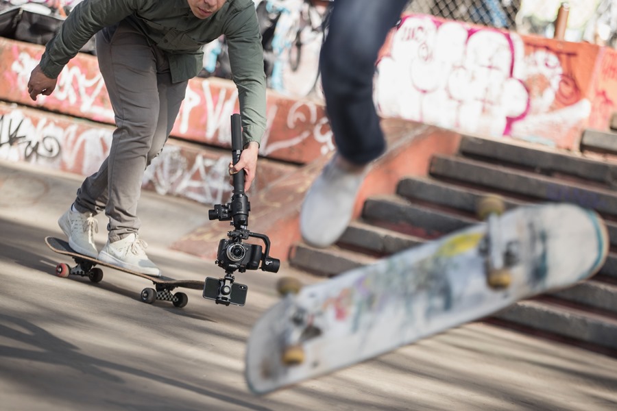 DJI Ronin-SC | Featherweight one-handed gimbal DJI Ronin-SC | Featherweight one-handed gimbal