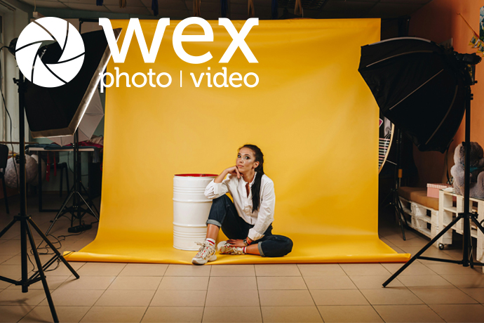 There are a lot of studio background options out there to suit your needs, and in this guide, we’re going to cover the different types there are and give a few suggestions for each category.